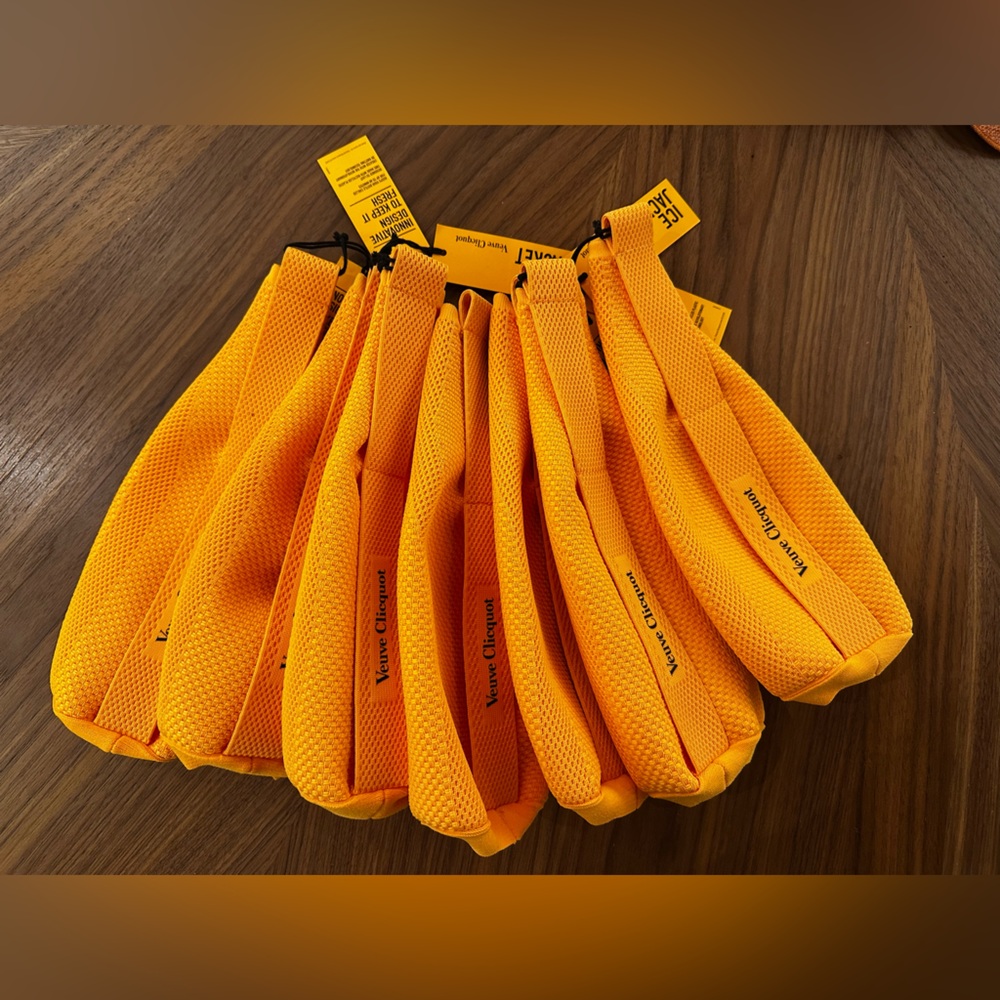 NWT 7 Pack Veuve Clicquot Orange Ice Jacket